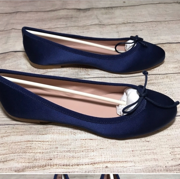 Bloomingdale's Shoes Bloomingdale Womens Kacey Satin Ballet Flats